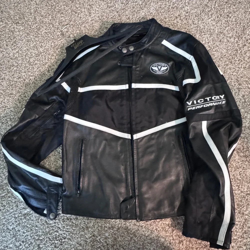 Victory Motorcycle Men's Medium Black Leather Full Zip Motorcycle Jacket